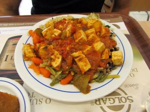 Tofu with vegetables at Bio in Lisbon