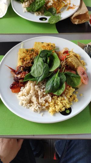 Tofu, Seitan, Hummus, spinach,... at Green Pepper in Lisbon