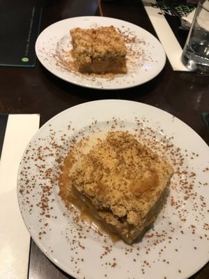 Crumble de maçã  at Green Pepper in Lisbon