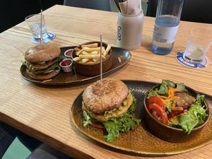 Falafel Burger & Burger des Monats at Zweite Heimat in Passau