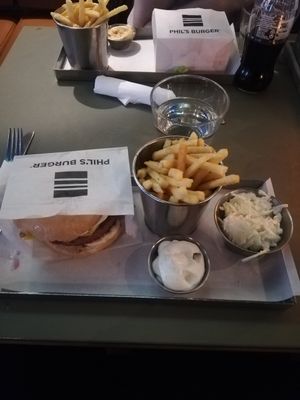 Beyond meat burger with coleslaw, fries and garlic mayo at Phil's Burger - Gotgatan in Stockholm