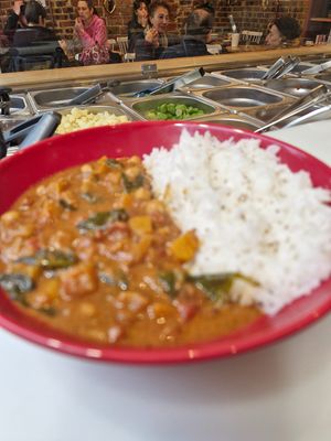 Curry de butternut et patate douce (vegan) at Oummi in Paris