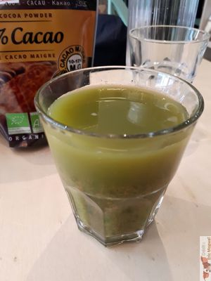 Detox juice at Oummi in Paris