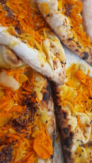 Fougasse carotte lin oignon. Cuit au feu de bois at TATUP.fr in Amberieu-en-bugey