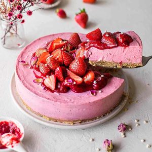 Raw Strawberry Ice Cream Cake 士多啤梨雪糕蛋糕 at Suphia's Functional Foods in Hong Kong Island