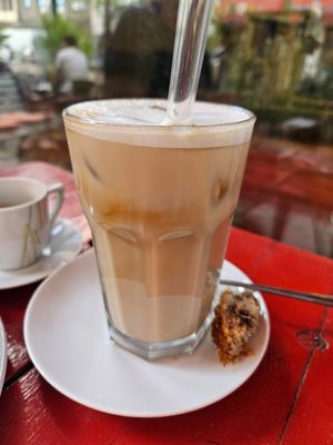 Iced latte with oat milk at Pure Note in Dusseldorf