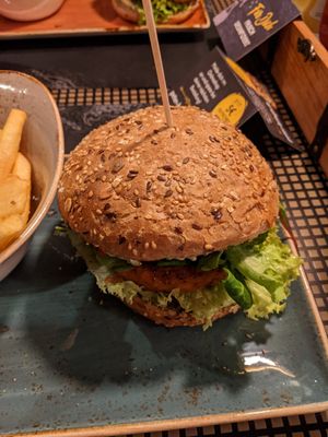 Tasty burger at Peter Pane - Leopoldstrasse in Munich