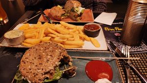 Truffelfee and Frohnatur and chips at Peter Pane - Leopoldstrasse in Munich