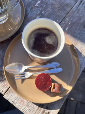 Americano and mini cheesecake   at Rose & Vanilla in Utrecht