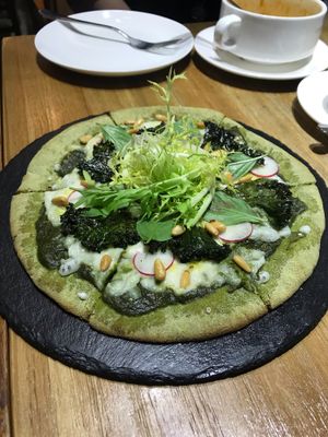 vegan pizza with spinach pesto sauce  at Veggie Castle in Macau