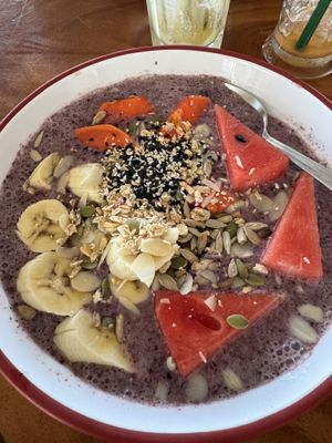 Purple bowl  at Fan's Homemade in Koh Phayam