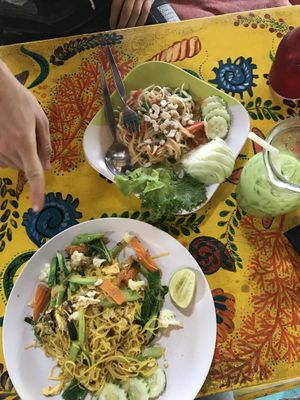 Papaya salad vegan, fried noodles vegetarian  at Fan's Homemade in Koh Phayam