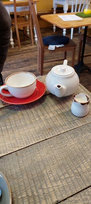 Tea at Pepino Deli in Glossop