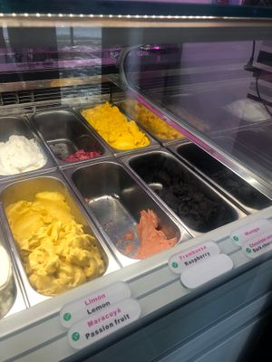 Vegan options at Heladeria Oasis in Tenerife