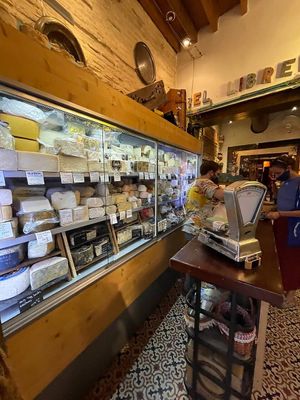 The shop inside the restaurant  at El Librero in Sevilla