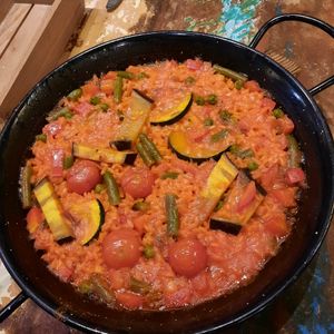 Vegan paella at El Librero in Sevilla
