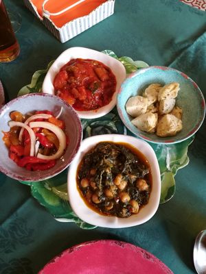 Vegan tapas at El Librero in Sevilla