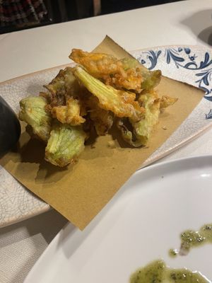 Vegan fried pumpkin flowers (so lightweight!!)  at Ambrosia in Cortona