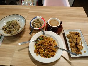Lunch for two on a Saturday at Mother Earth 大地之素 in West Singapore