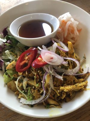 Noodle salad with jackfruit at Pho 91 - Albert Cuypstraat in Amsterdam