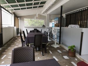 Seating at New Start in San Andres