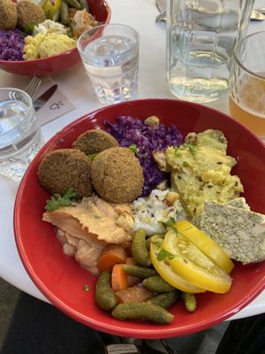   at Imagine Café in Paris