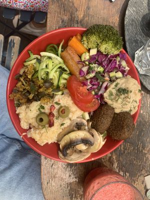   at Imagine Café in Paris