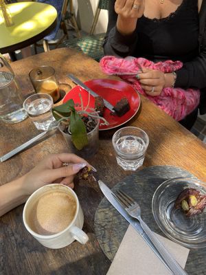   at Imagine Café in Paris