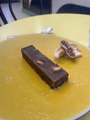 Snickers bar  at Imagine Café in Paris