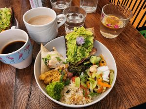 brunch at Imagine Café in Paris