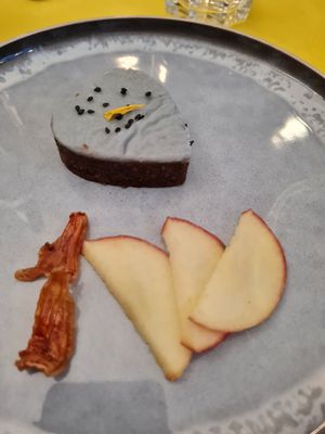 Raw cake at Imagine Café in Paris