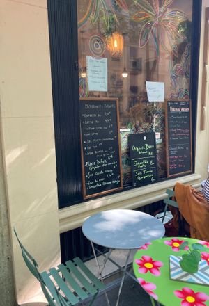  at Imagine Café in Paris