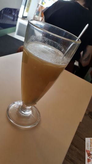 Fresh juice ! at Imagine Café in Paris