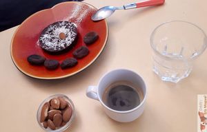 Wonderful raw cakes without sugar at all ! delicious at Imagine Café in Paris