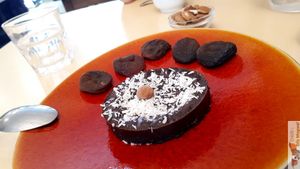 Raw Browwnie at Imagine Café in Paris