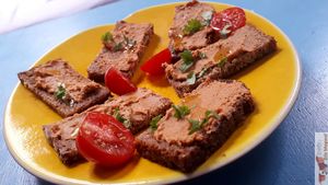 GReat avocat toasts at Imagine Café in Paris