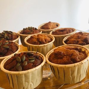 Les petites douceurs 100% faites maison, bio, vegan et sans gluten sont de retour. at Be Kind Cafe in Geneva