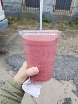 Strawberry Dream smoothie at Green Street Food Truck in Levittown