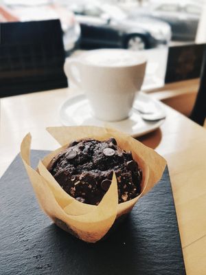 Muffin de Cacau c/ meia de leite de aveia at Pãodock in Porto