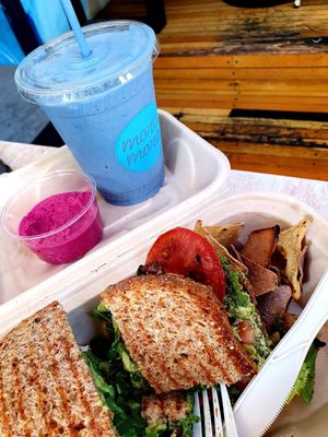 El Azul and Pesto Sandwich at Mora Mora - Polanco in Mexico City