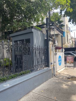 Arriving to Mora Mora - Street View  at Mora Mora - Polanco in Mexico City