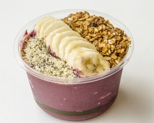 Homemade almond milk, banana, strawberry, pure açai, raw honey. Toppings: banana, hemp and granola at Mora Mora - Polanco in Mexico City