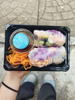 Rollitos primavera con salsita. Están buenos. at Mora Mora - Roma in Mexico City