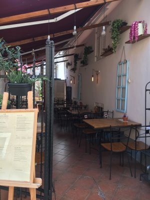 the garden  at Konoba Andreja in Krk