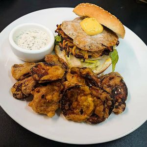 Schweizer BurVeg, von rösti e finto uovo al tegamino at Melamangio in Mendrisio