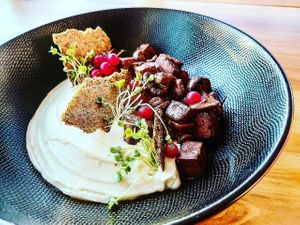 Spezzatino di tofu e funghi al vino rosso e cioccolato at Melamangio in Mendrisio