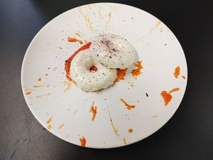 Carrawt cake - Tortine crudiste di carote e noci con glassa di cocco allo zenzero at Melamangio in Mendrisio