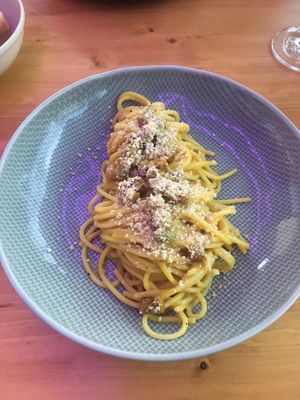 spaghetti mit gerächertem tofu und cashew sauce at Melamangio in Mendrisio