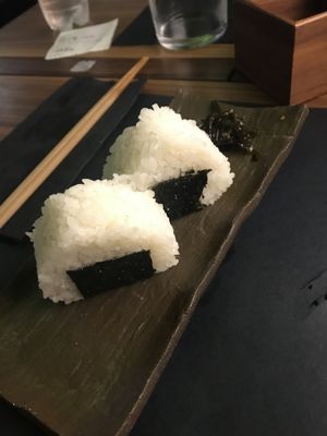 Onigiri di verdure (con funghi e alghe)  at MaRamen in Padua