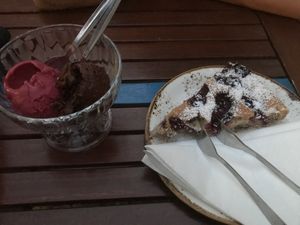 Dessert: ice cream and cake    at Brettle in Ulm